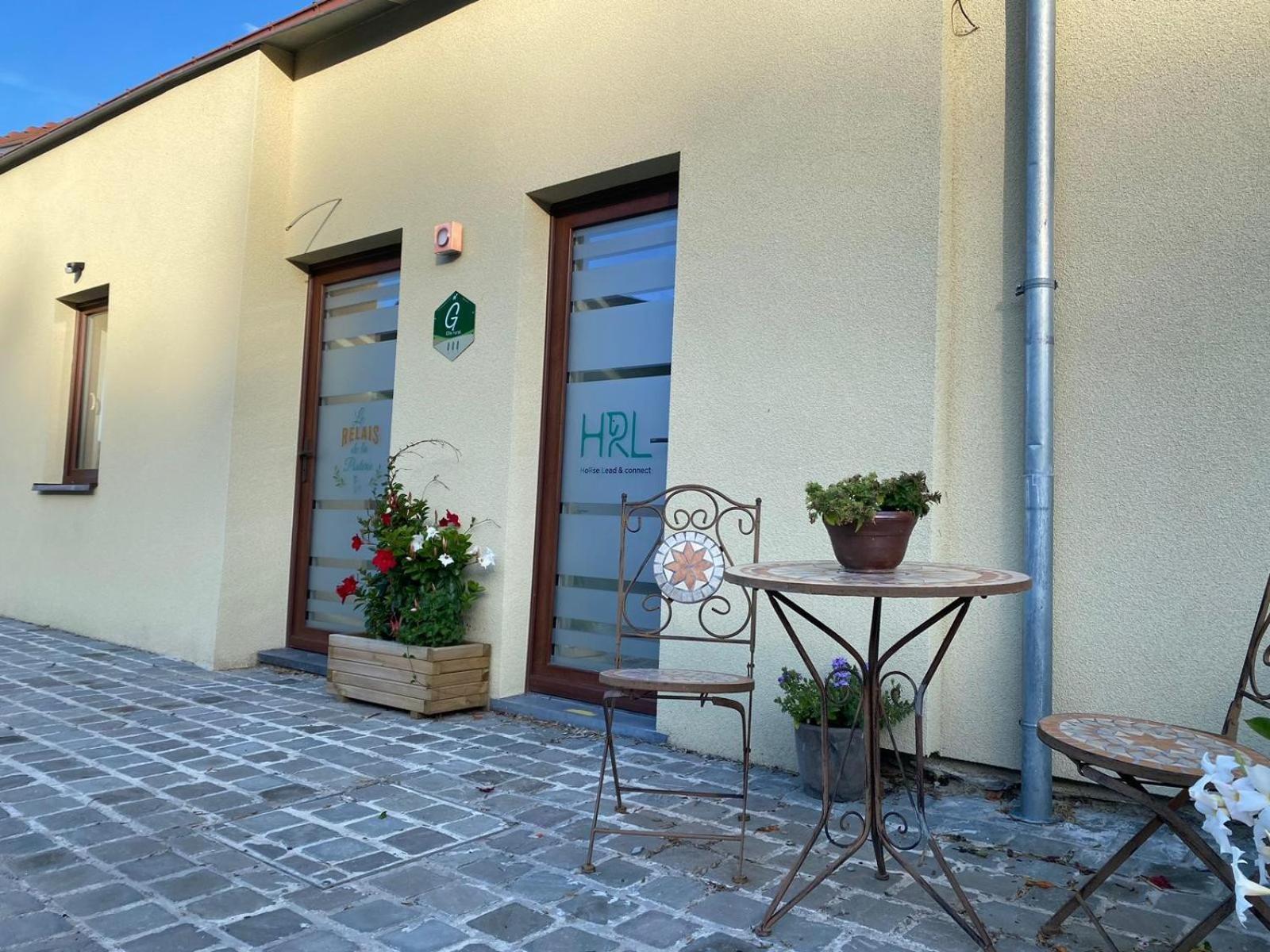Le Relais De La Posterie Pensionat Gembloux Exteriör bild
